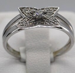 Bague or 750 et diamants