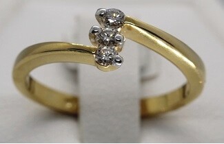 Bague or 750 et diamants