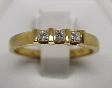 Bague or 750 et diamants